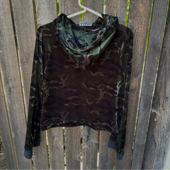 Pam & Gela Camouflage Velvet Crop Boxy Hoodie Sweatshirt Sz S - Picture 5 of 15